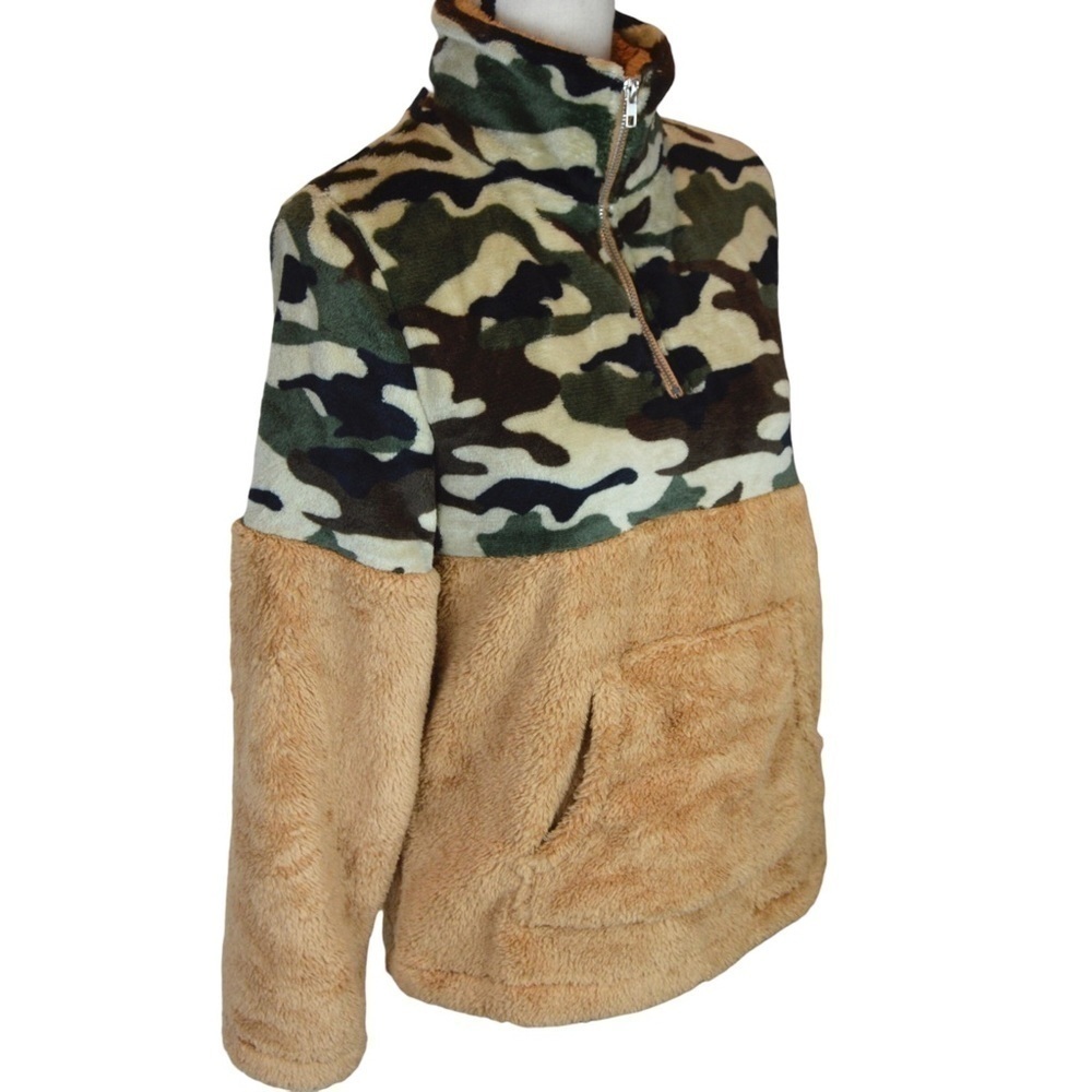 SOFT Fluffy Lightweight Camo‎ Quarter Zip Comfy Pullover Top, Medium
